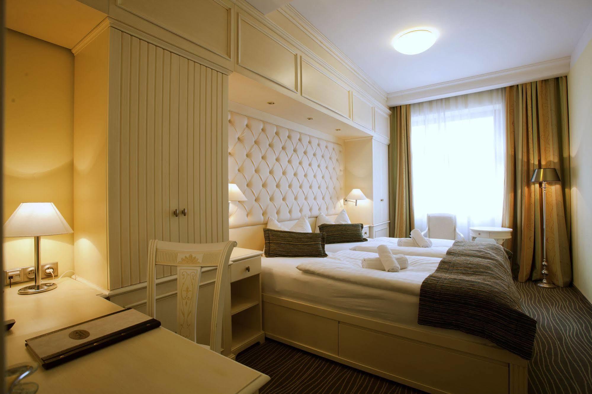 Hotel Ambiente Wellness & Spa Karlowe Wary Zewnętrze zdjęcie