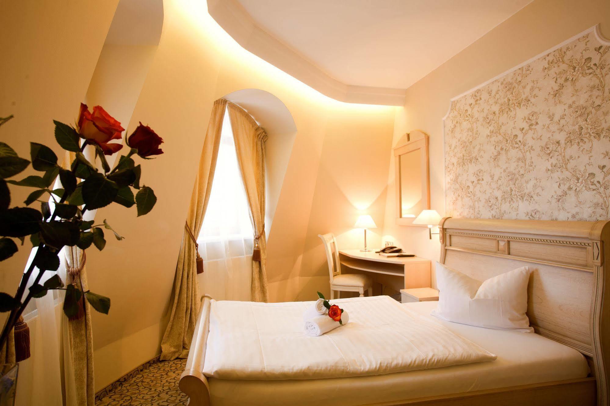 Hotel Ambiente Wellness & Spa Karlowe Wary Zewnętrze zdjęcie